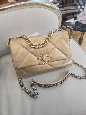 50% Off  CHANEL 19 C19 QUILT FLAP METALLIC GOLD 2 WAYS Calfskin MEDIUM (K2290AS)